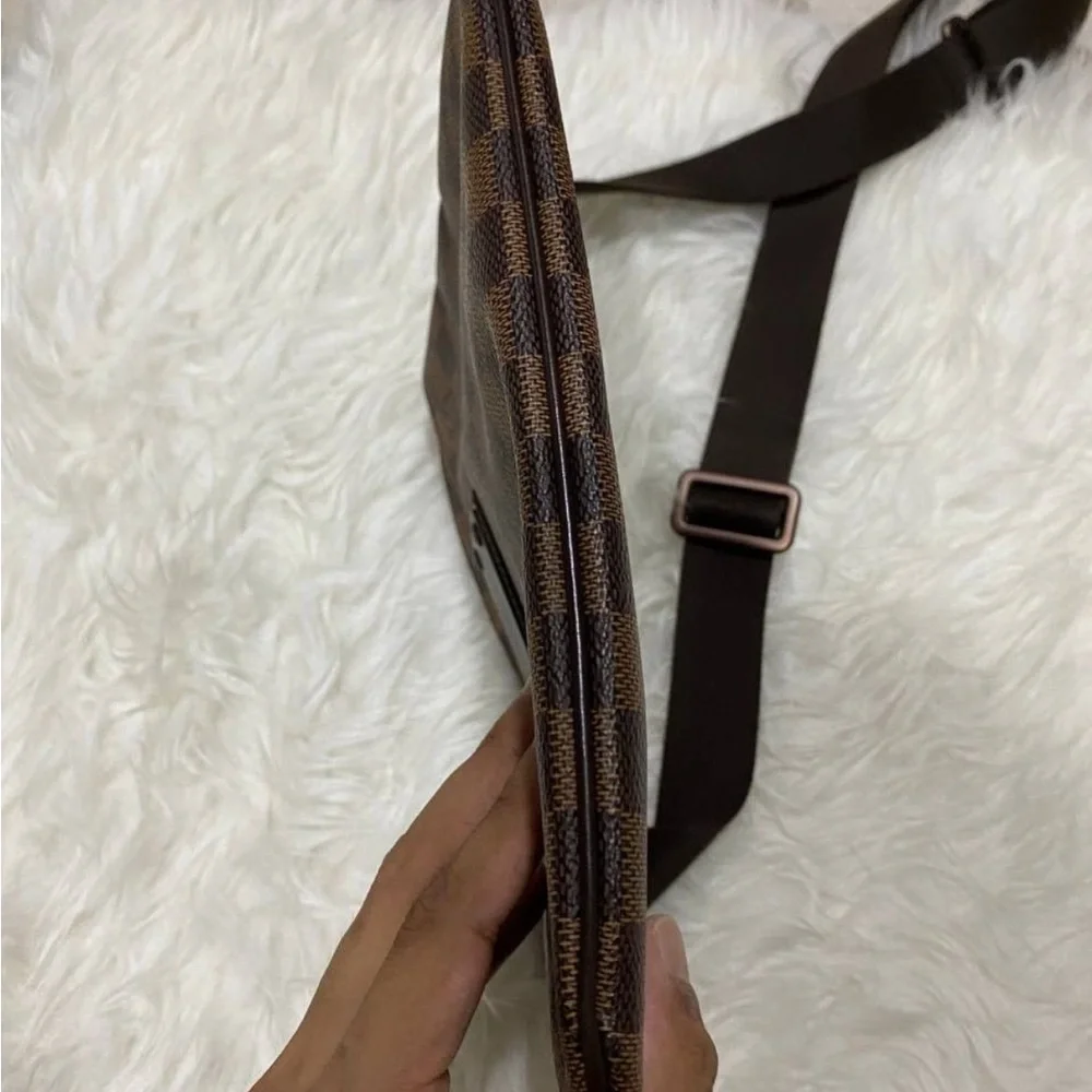 Louis Vuitton 2010 Brooklyn Pochette Plate shoulder bag